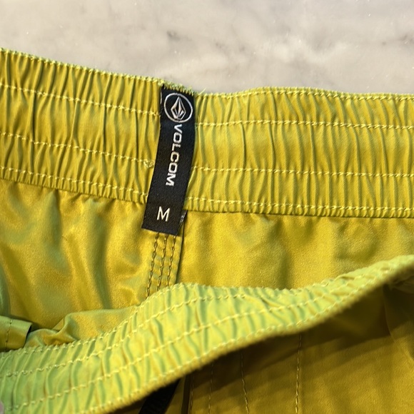 Volcom swim shorts trunks. Citrine green. Mens Medium. - Picture 3 of 10